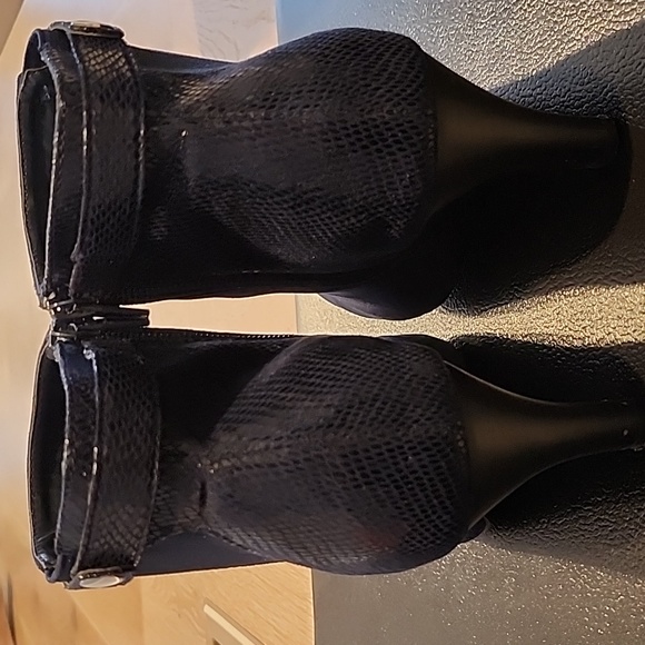 Ankle boot - Picture 3 of 6